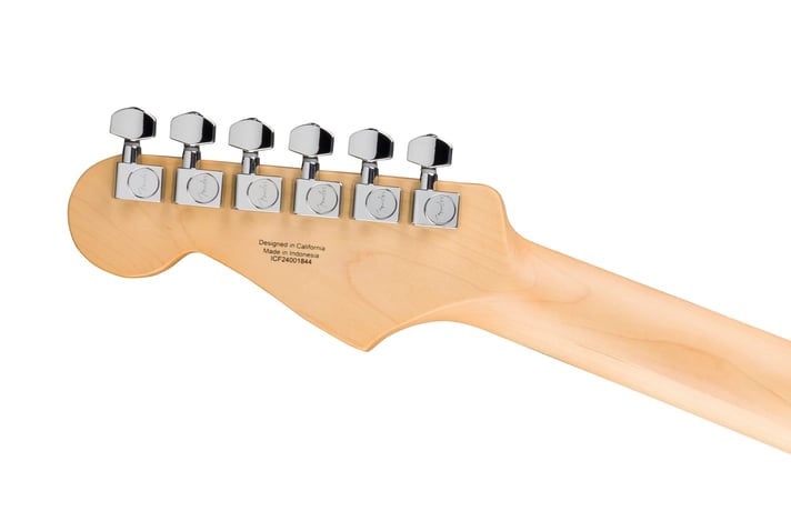 Fender Standard Stratocaster¨ HSS, Laurel Fingerboard, Black Pickguard, Black