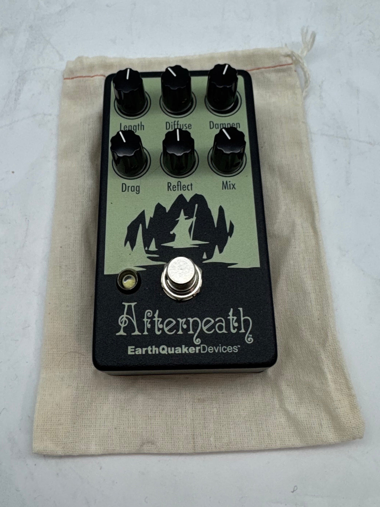 Used EarthQuaker Devices Afterneath V2 -