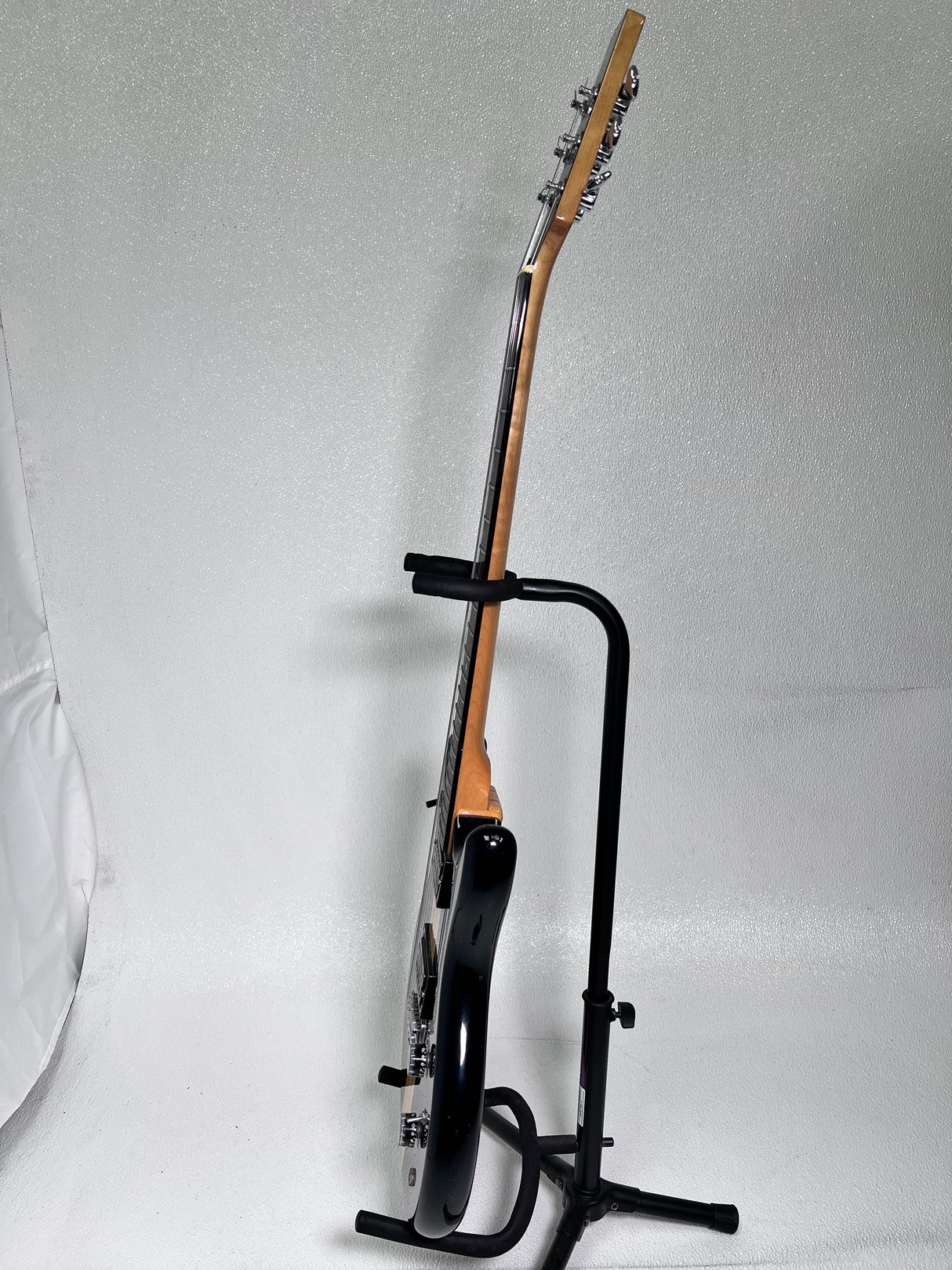 Used Aria Vantage VS600 Electric Guitar Black w/Case