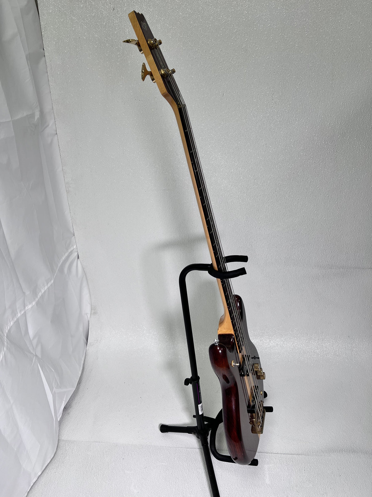 Used Aria Vantage VP820B Electric Bass