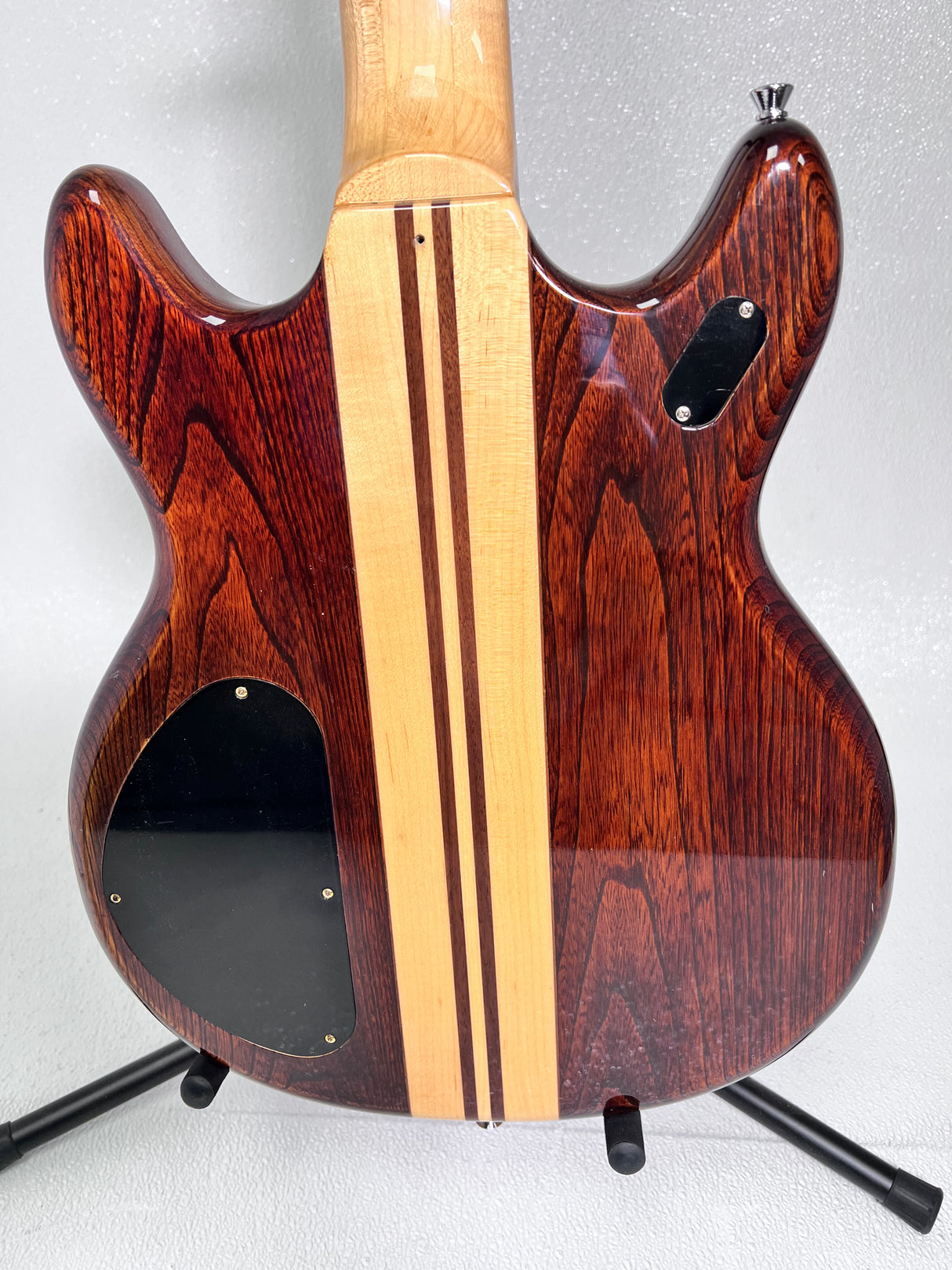 Used Aria Vantage VP820B Electric Bass