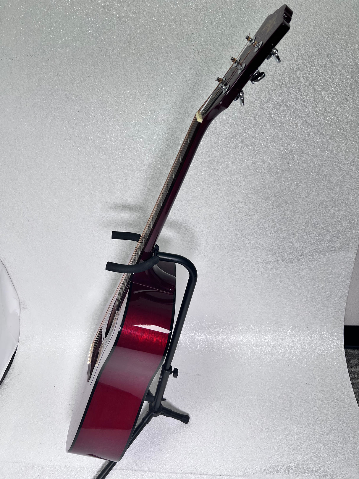 Used Guild Cherry Red D-25 W/Case