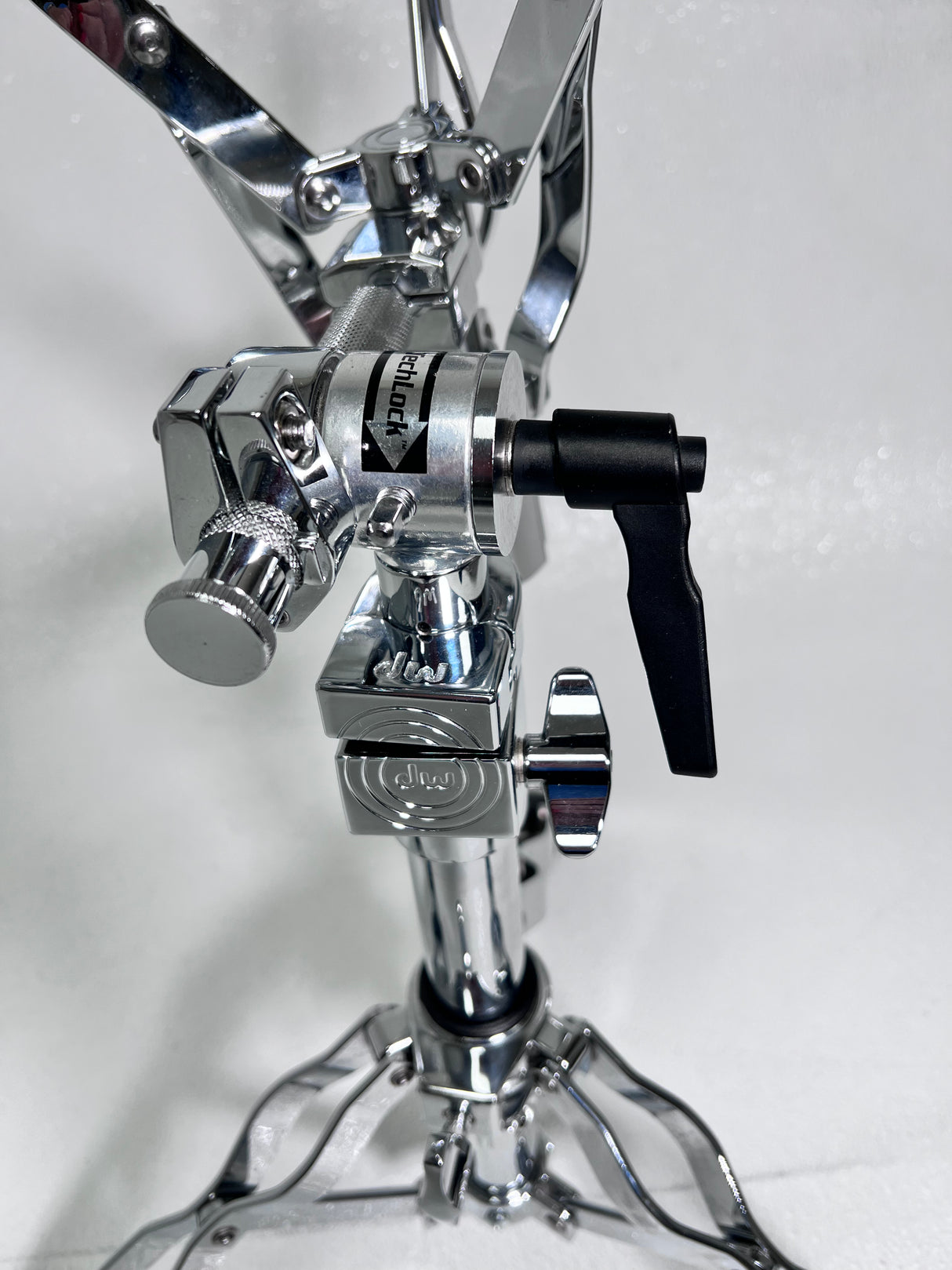 Used DW 9000 Series Snare Stand