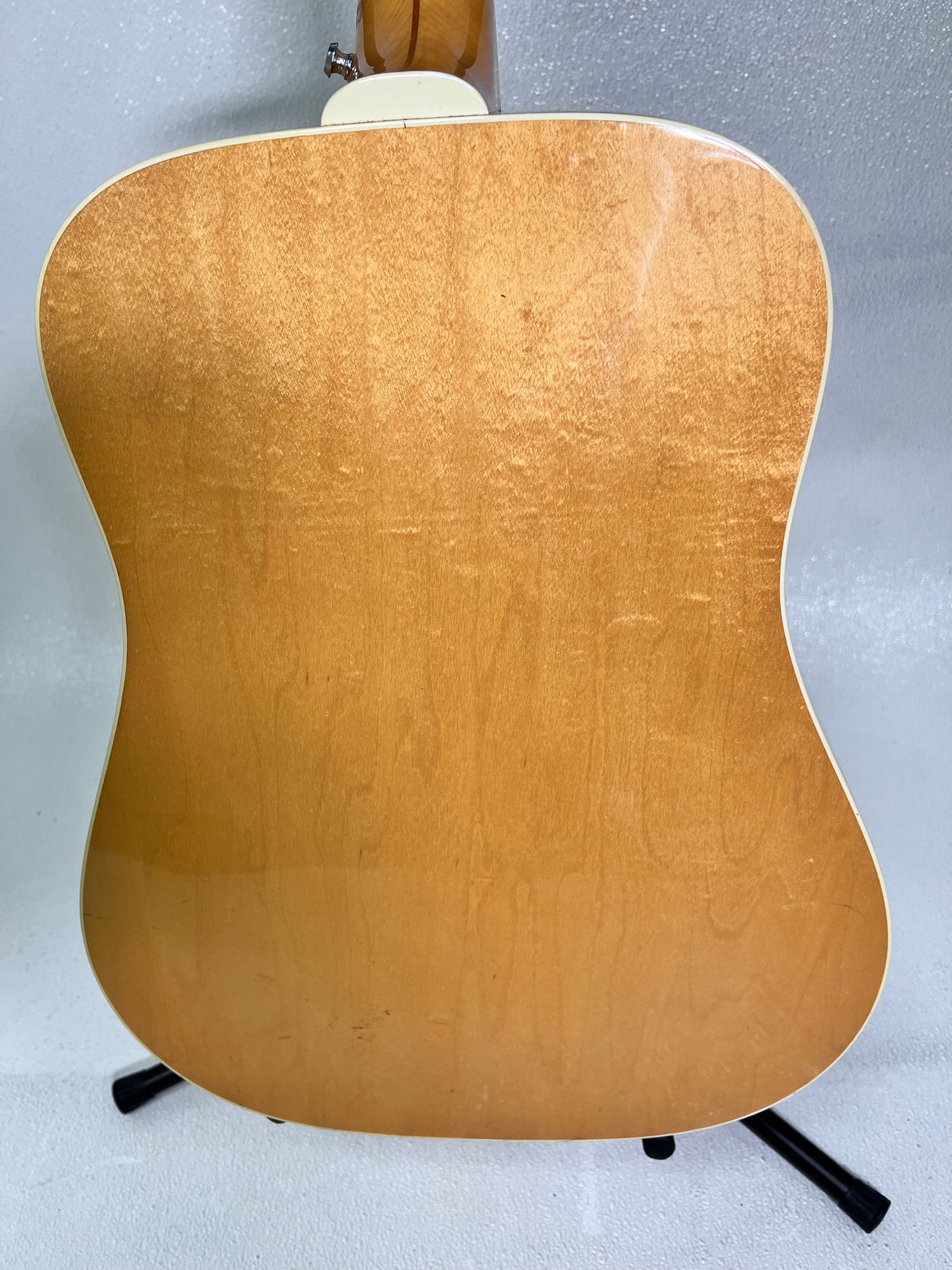 Used Guild G37 B14 Acoustic W/Case