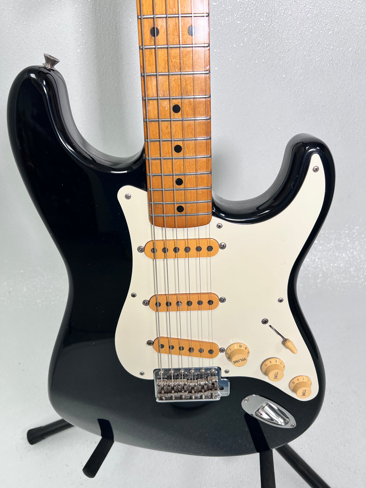 Used Fender MIJ Strat w/ Hard Case