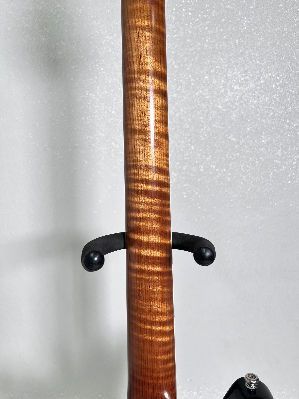 Used Ernie Ball Music Man/ Ball Family Reserve-James Valentine HT w/factory case