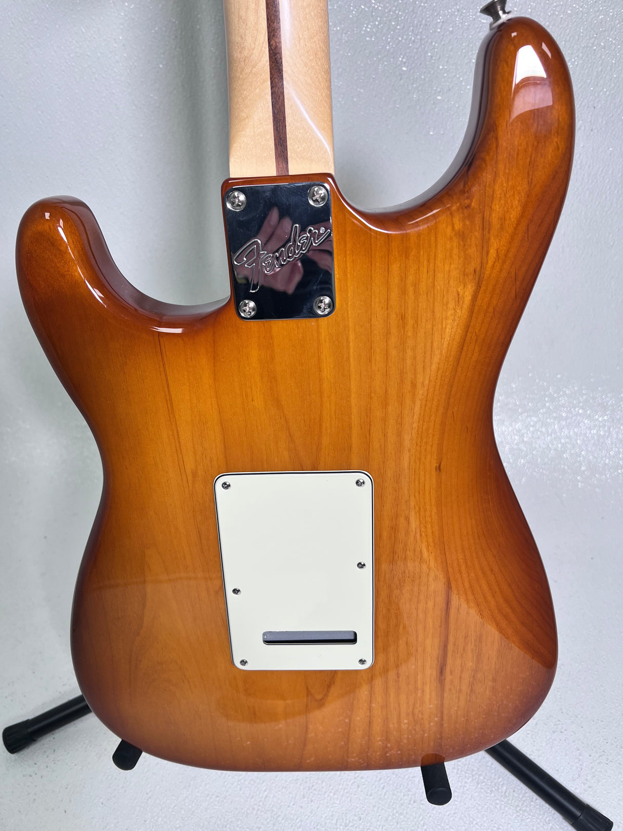 Used Fender American Performer Stratocaster Honeyburst w/ Gig Bag