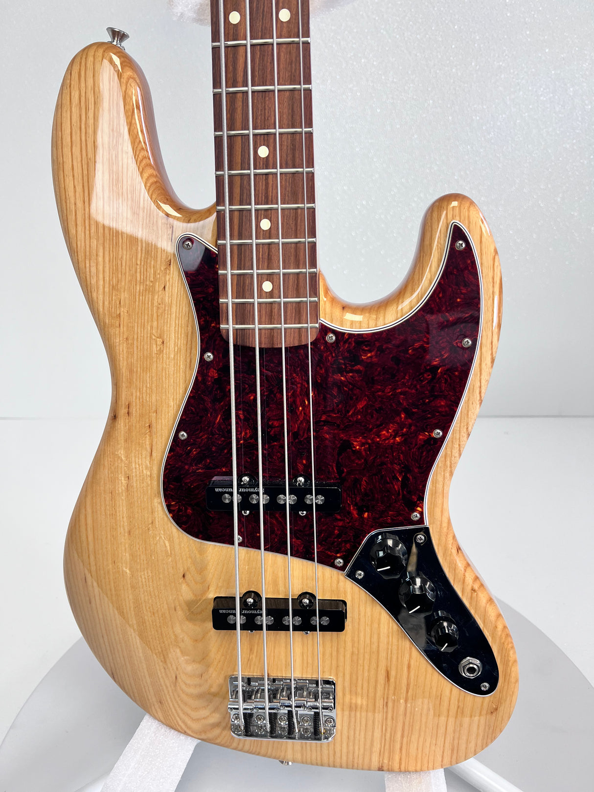 Used Fender FSR Jazz Bass MIM with Fender Himass Bridge