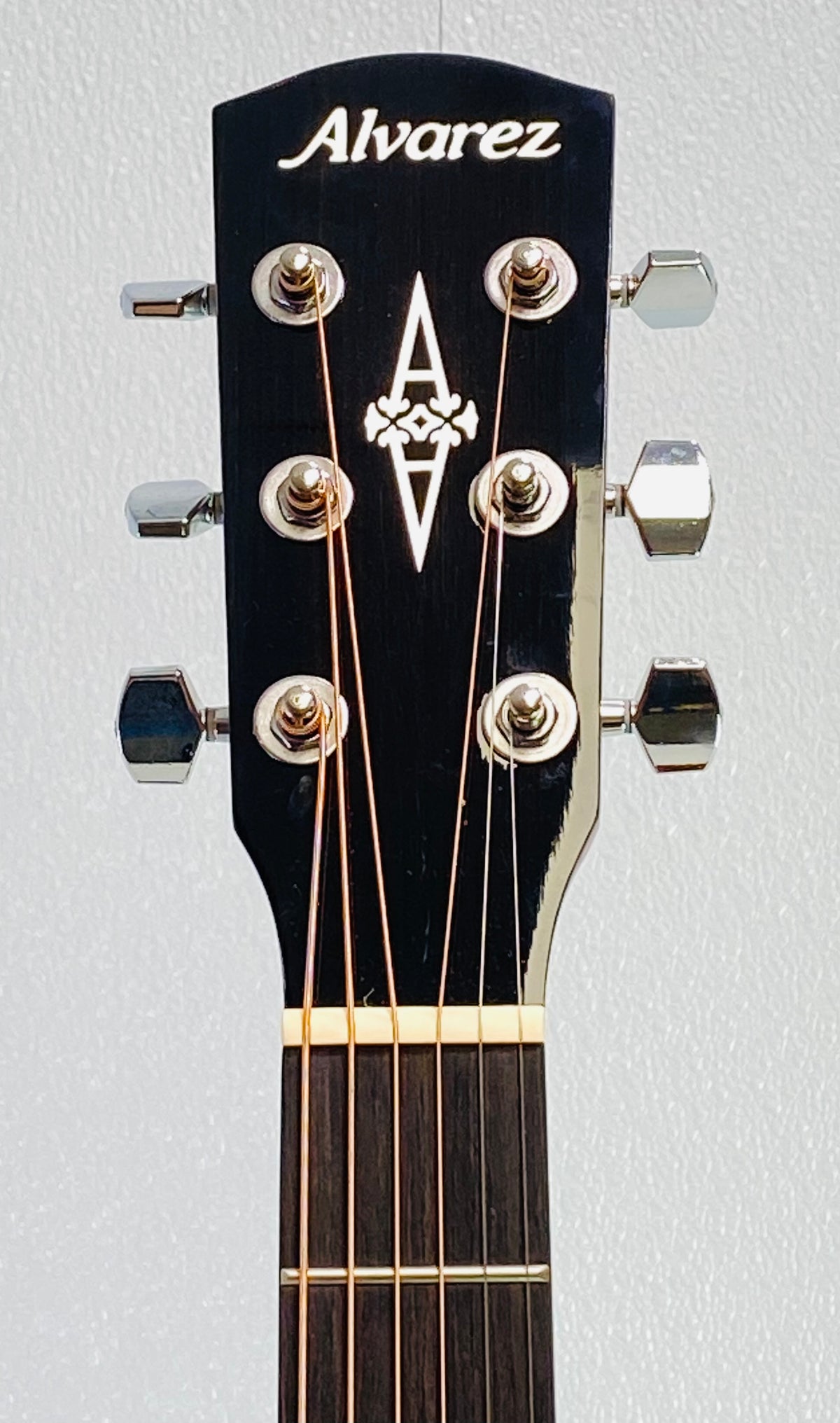 Used Alvarez RD26OCESB Acoustic