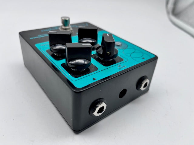 Used EarthQuaker Dirt Transmitter Fuzzdriver