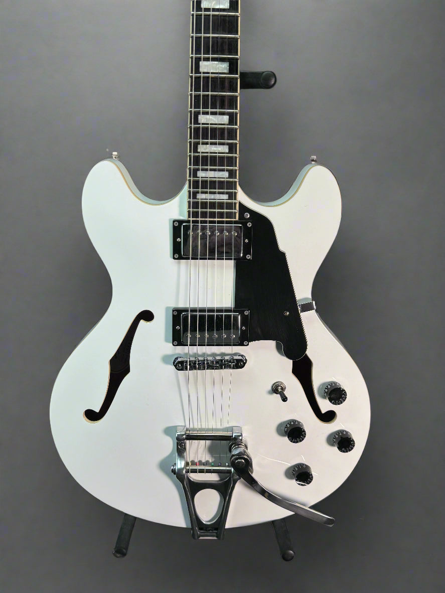 USED D'Angelico Premier Double Cut W/ Bigsby White (With Case)