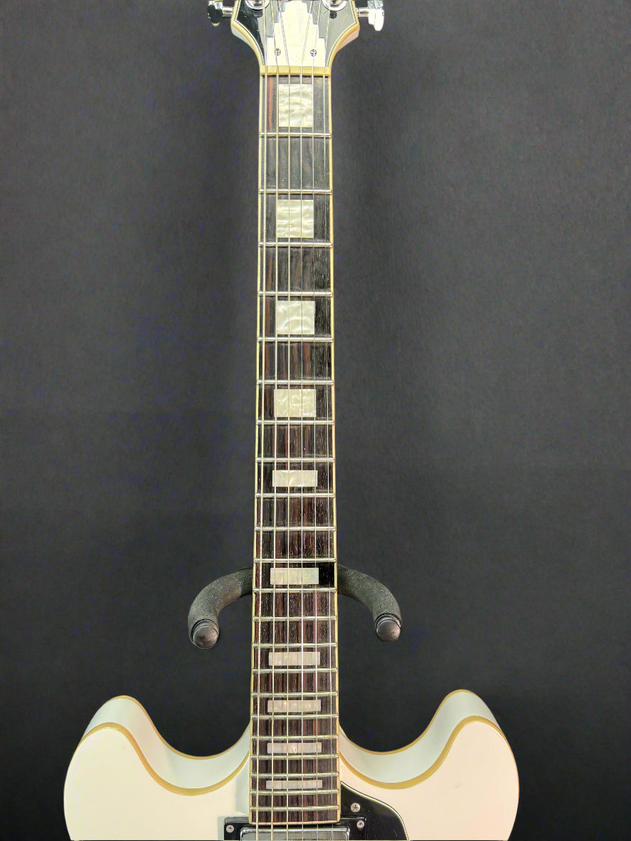 USED D'Angelico Premier Double Cut W/ Bigsby White (With Case)