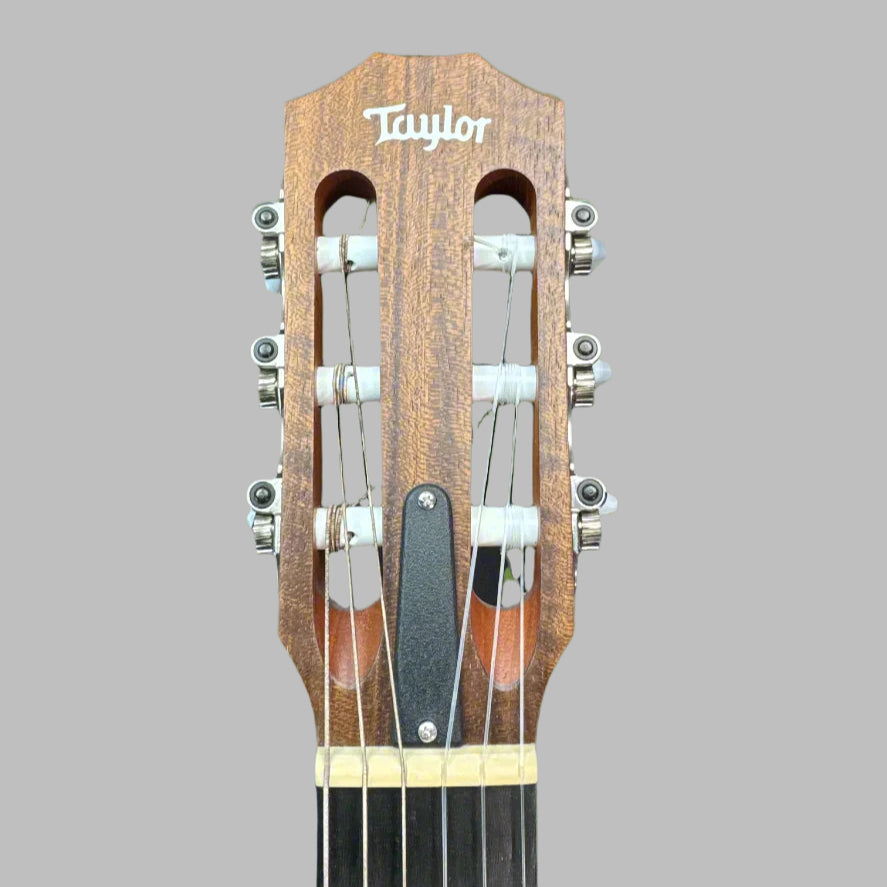 Used Taylor Academy 12e-N w/Gig Bag - Natural