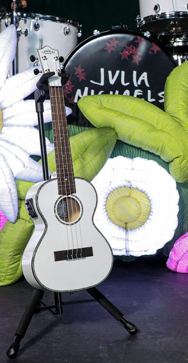 Lanikai JMS-EWT1 Julia Michaels White Pearl Tenor A/E Signature Ukulele