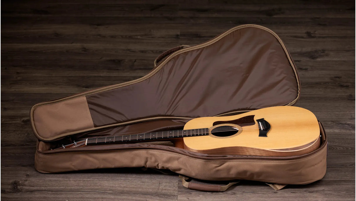 Taylor Academy 10e Dreadnought Acoustic/Electric, Spruce & Sapele