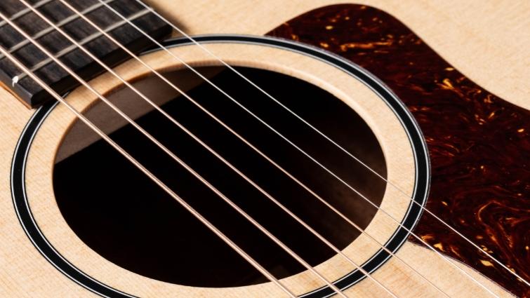 Taylor Big Baby Taylor BBT - Natural (Floor Stock Slight Wear)