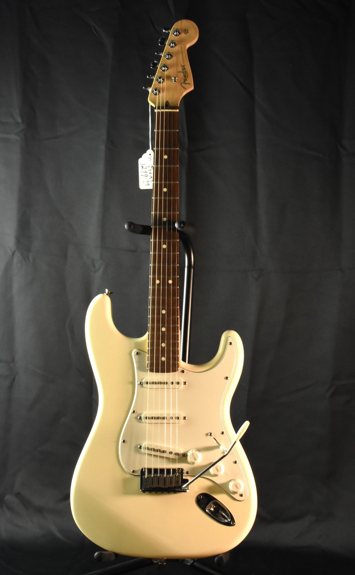 Used Fender American Strat with Rosewood Fingerboard in Olympic White