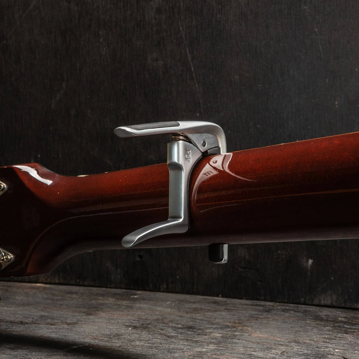 Dunlop Trigger Fly Curved Capo Satin Chrome