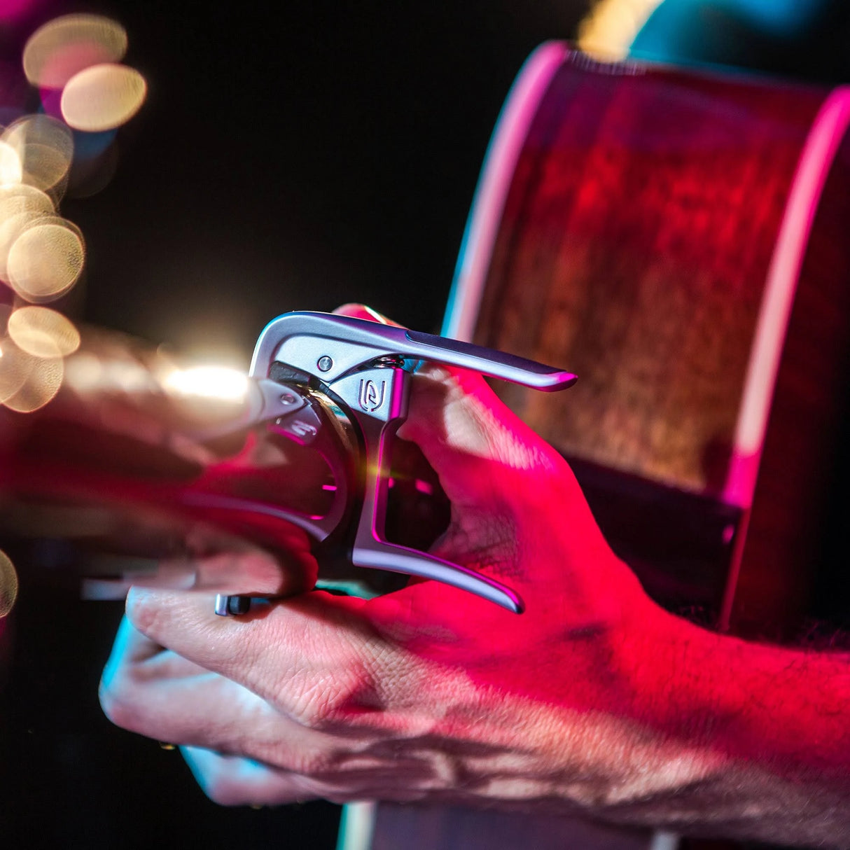 Dunlop Trigger Fly Curved Capo Satin Chrome