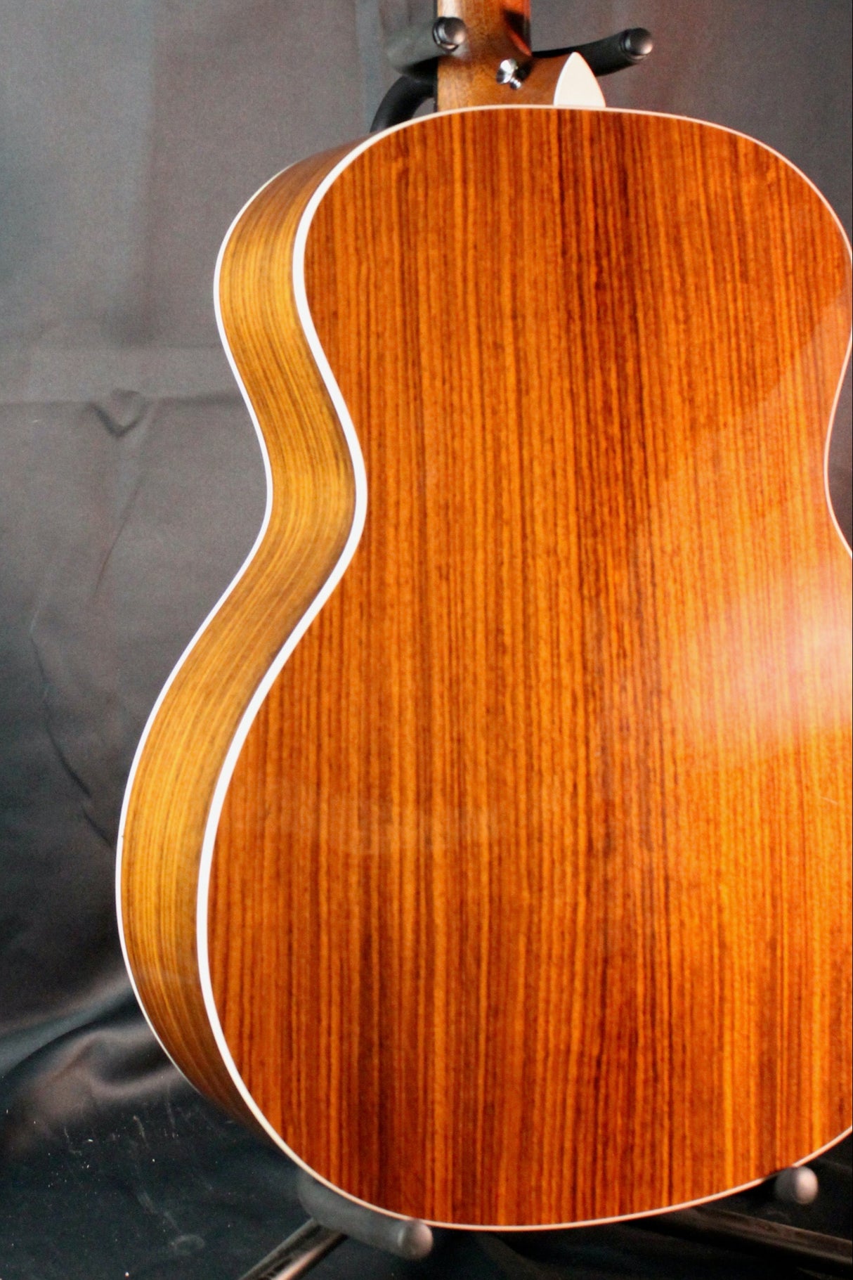 Used Taylor 214E Deluxe Natural