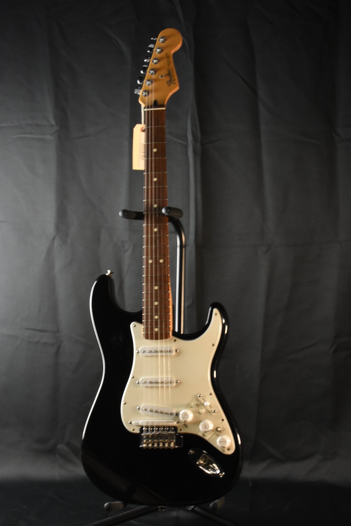 Used Fender MIM Roland Ready Stratocaster - Black