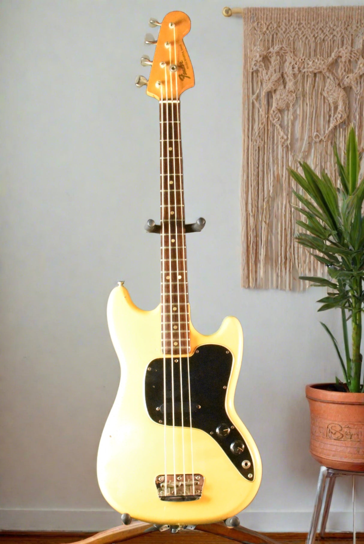 Used Fender 1970 Music Master Bass Guitar - Olympic White (Aged)