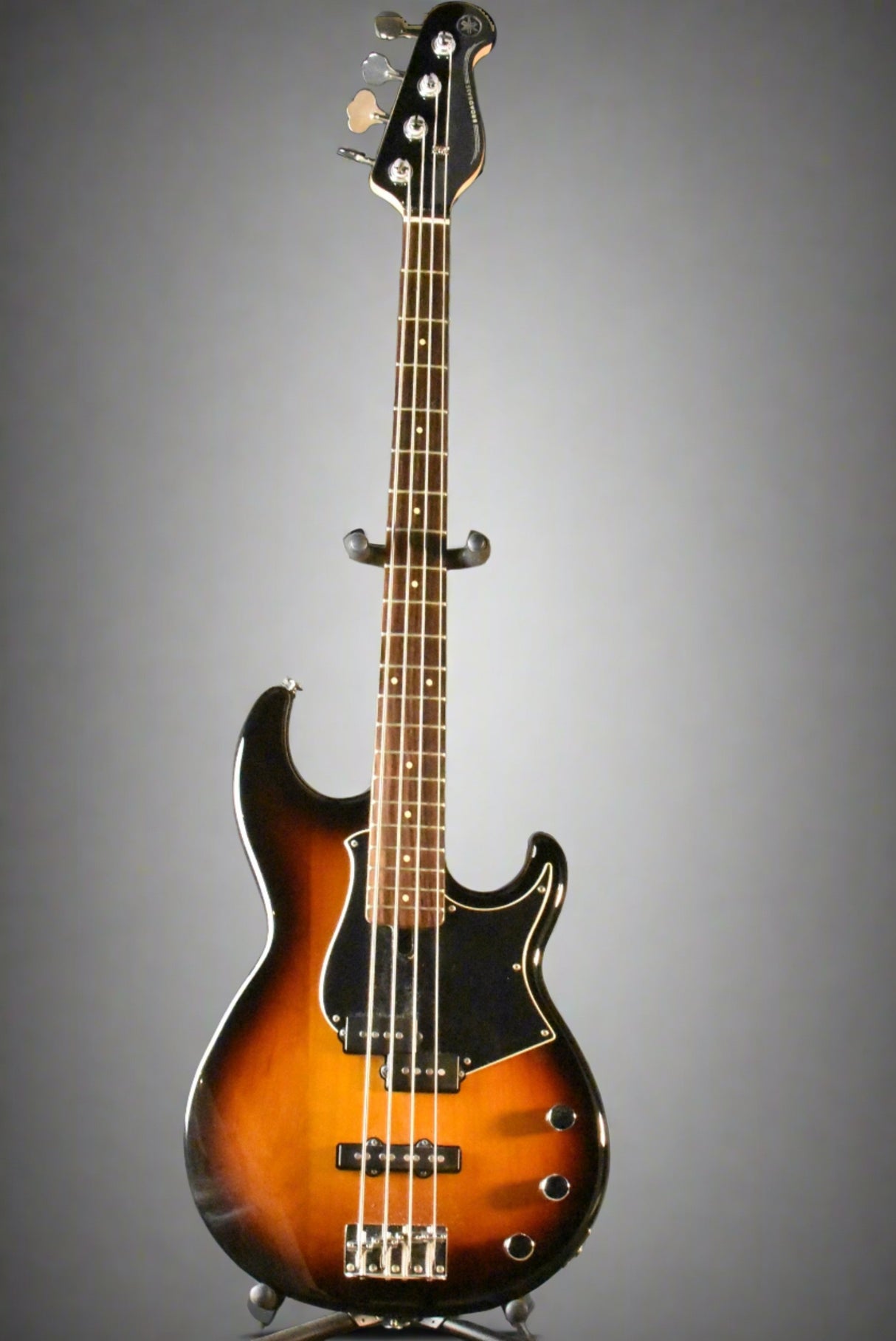 Used Yamaha BB434 Broadbass 4 String Bass Guitar - Tobacco Brown Sunburst