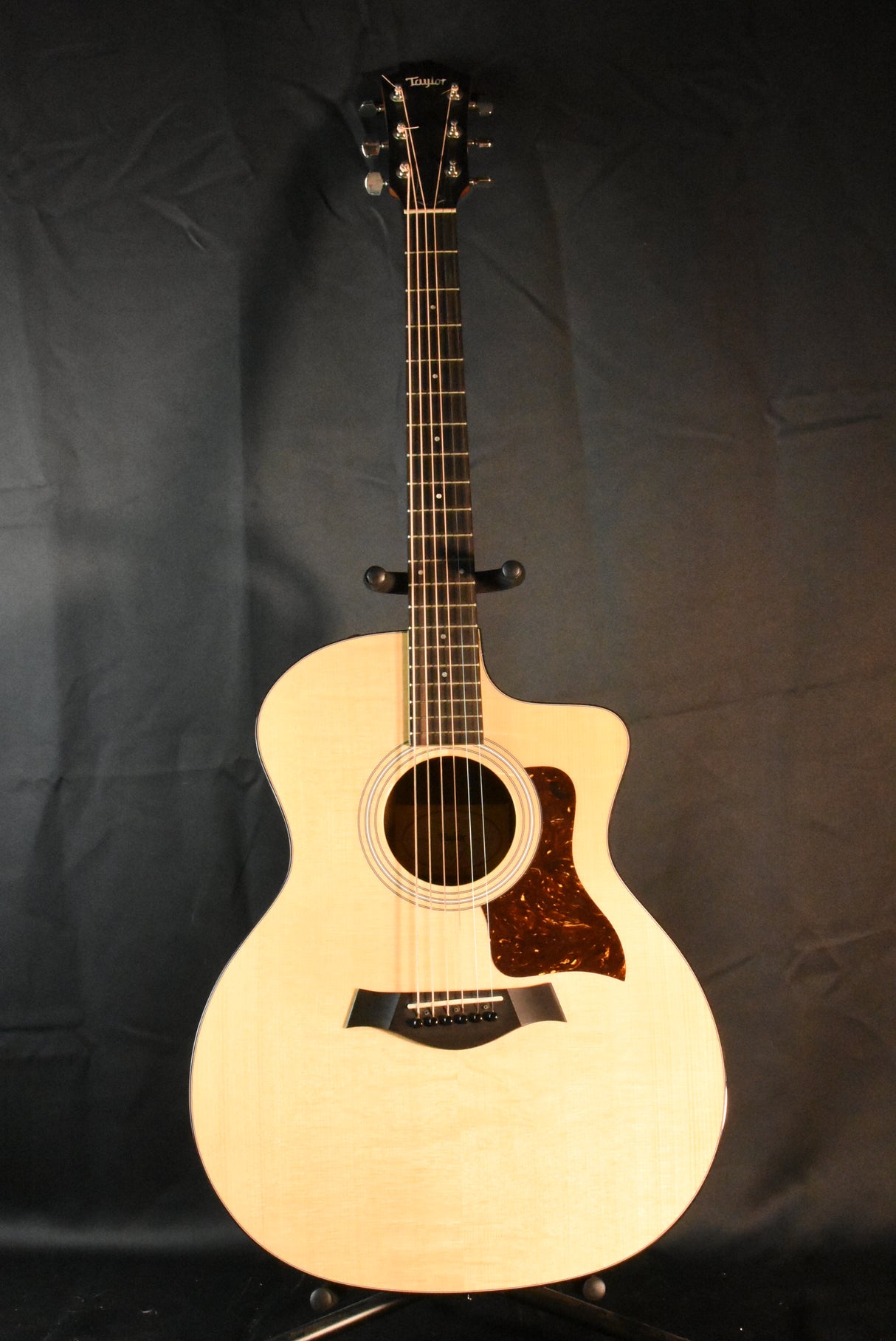 Used Taylor 214ce Plus - Natural 010924