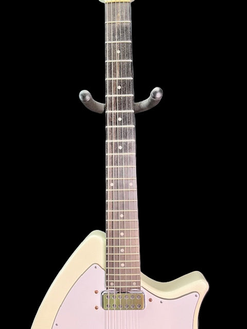 Used Ovation Bread Winner White/Cream
