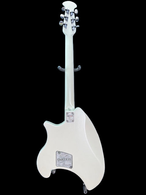 Used Ovation Bread Winner White/Cream