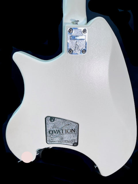 Used Ovation Bread Winner White/Cream