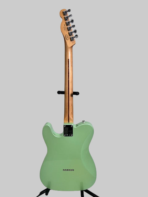 Used Fender Standard Tele HH w/ Roadrunner guitar case
