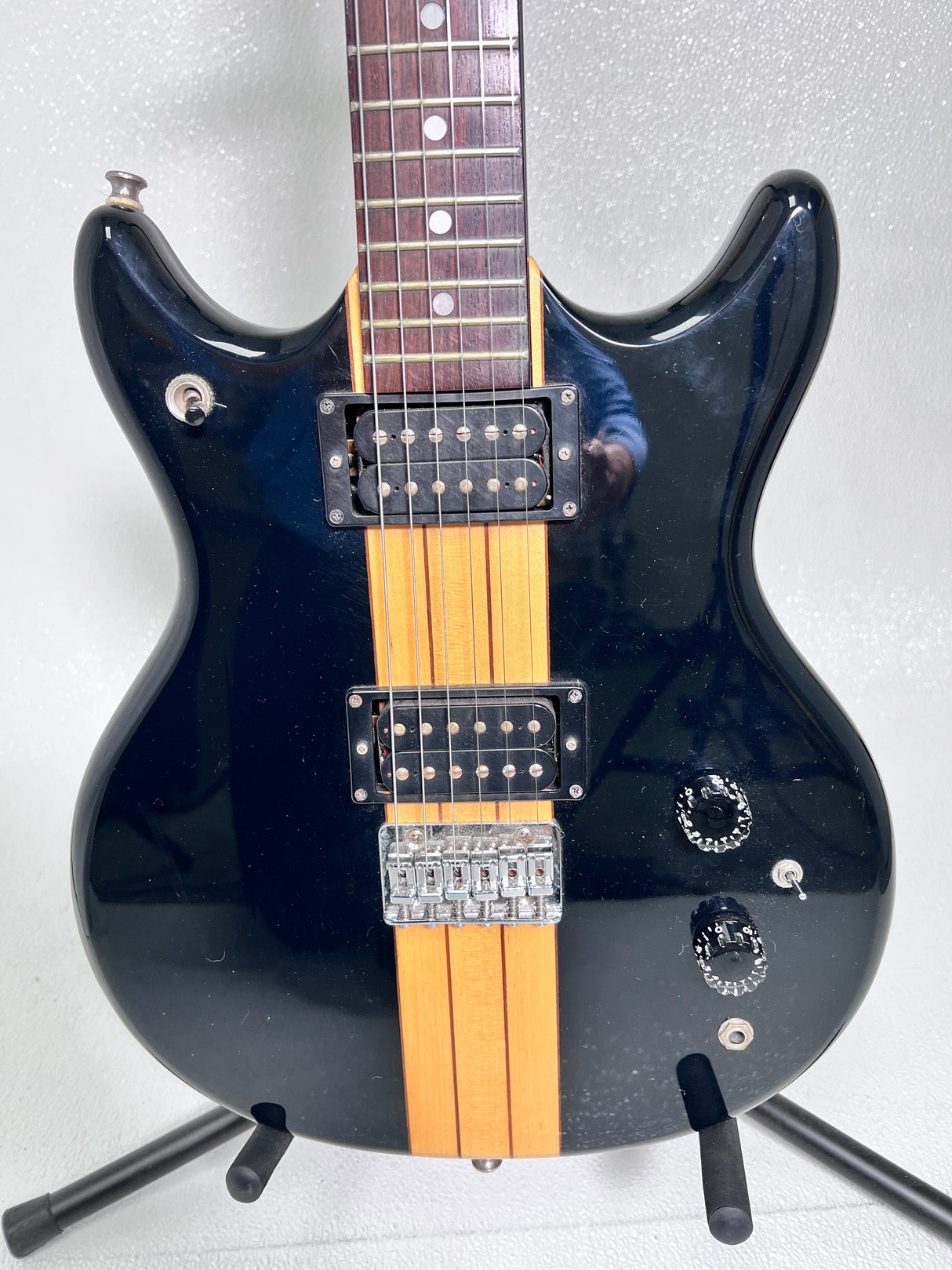 Used Aria Vantage VS600 Electric Guitar Black w/Case