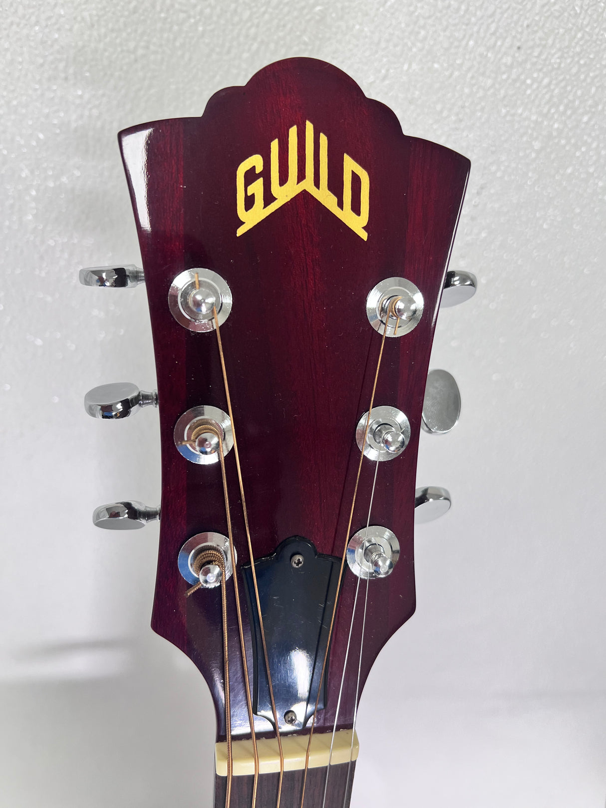 Used Guild Cherry Red D-25 W/Case