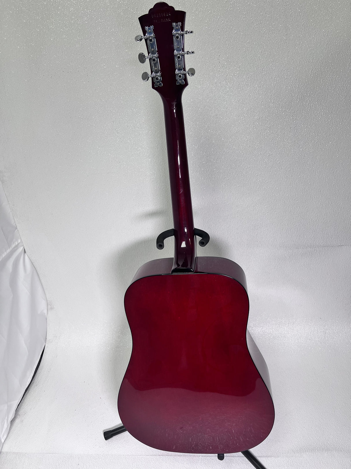 Used Guild Cherry Red D-25 W/Case