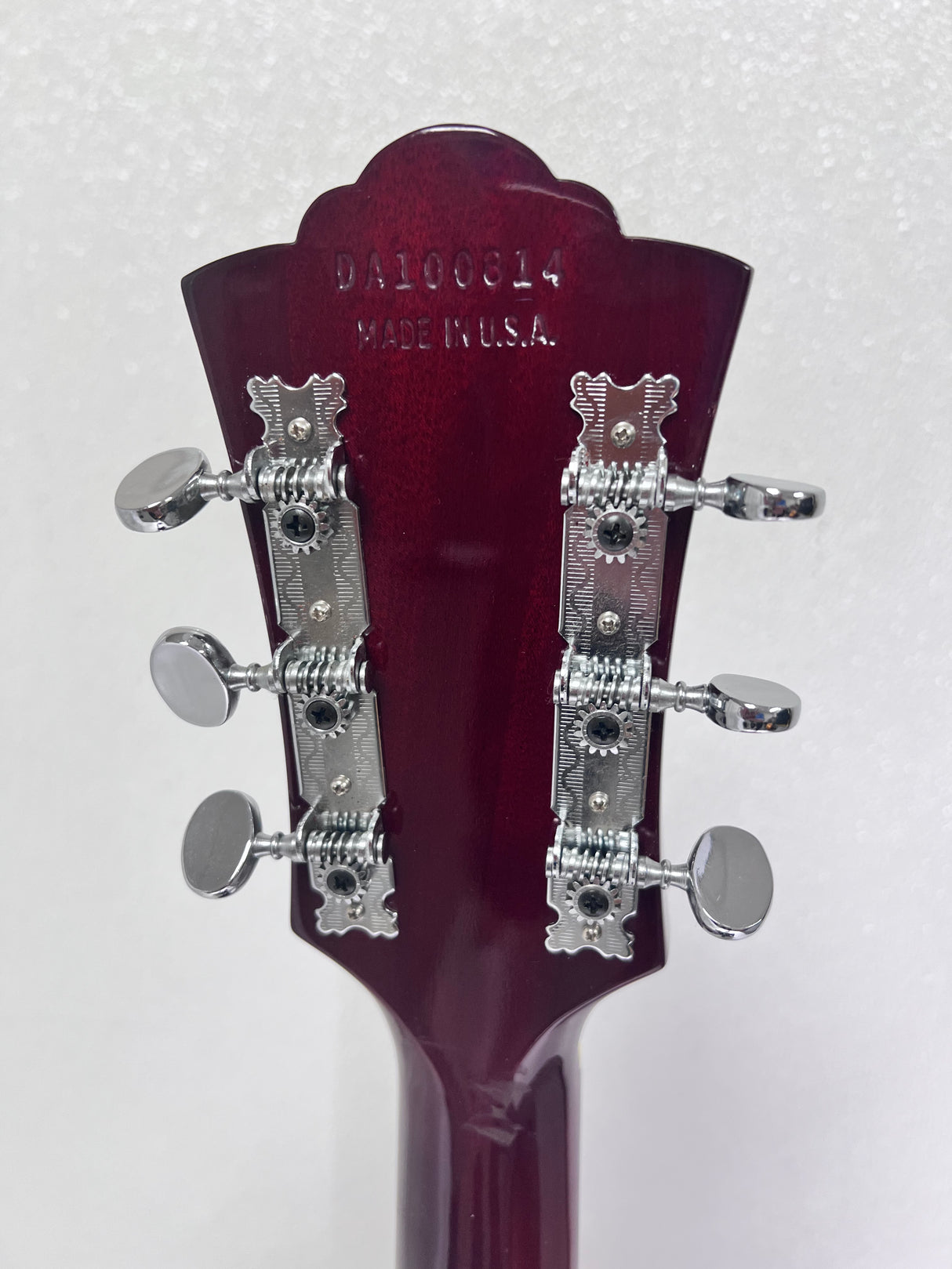 Used Guild Cherry Red D-25 W/Case