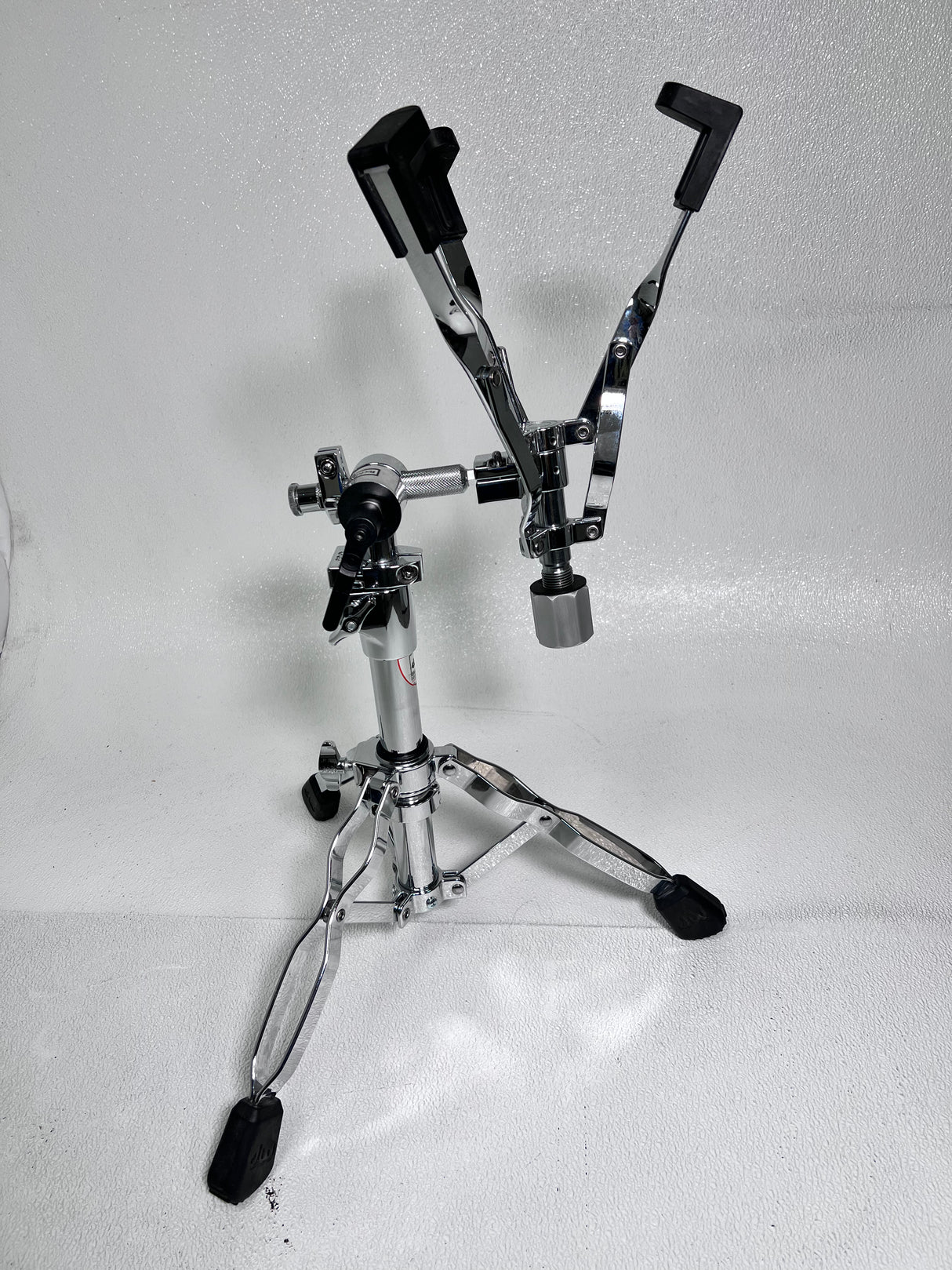 Used DW 9000 Series Snare Stand