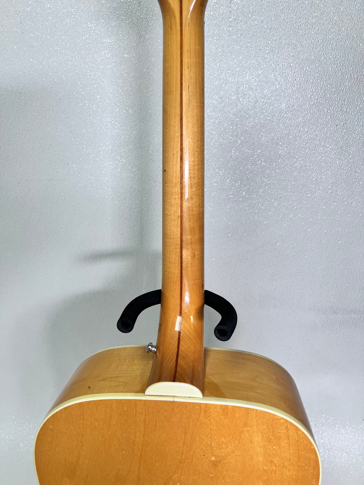 Used Guild G37 B14 Acoustic W/Case