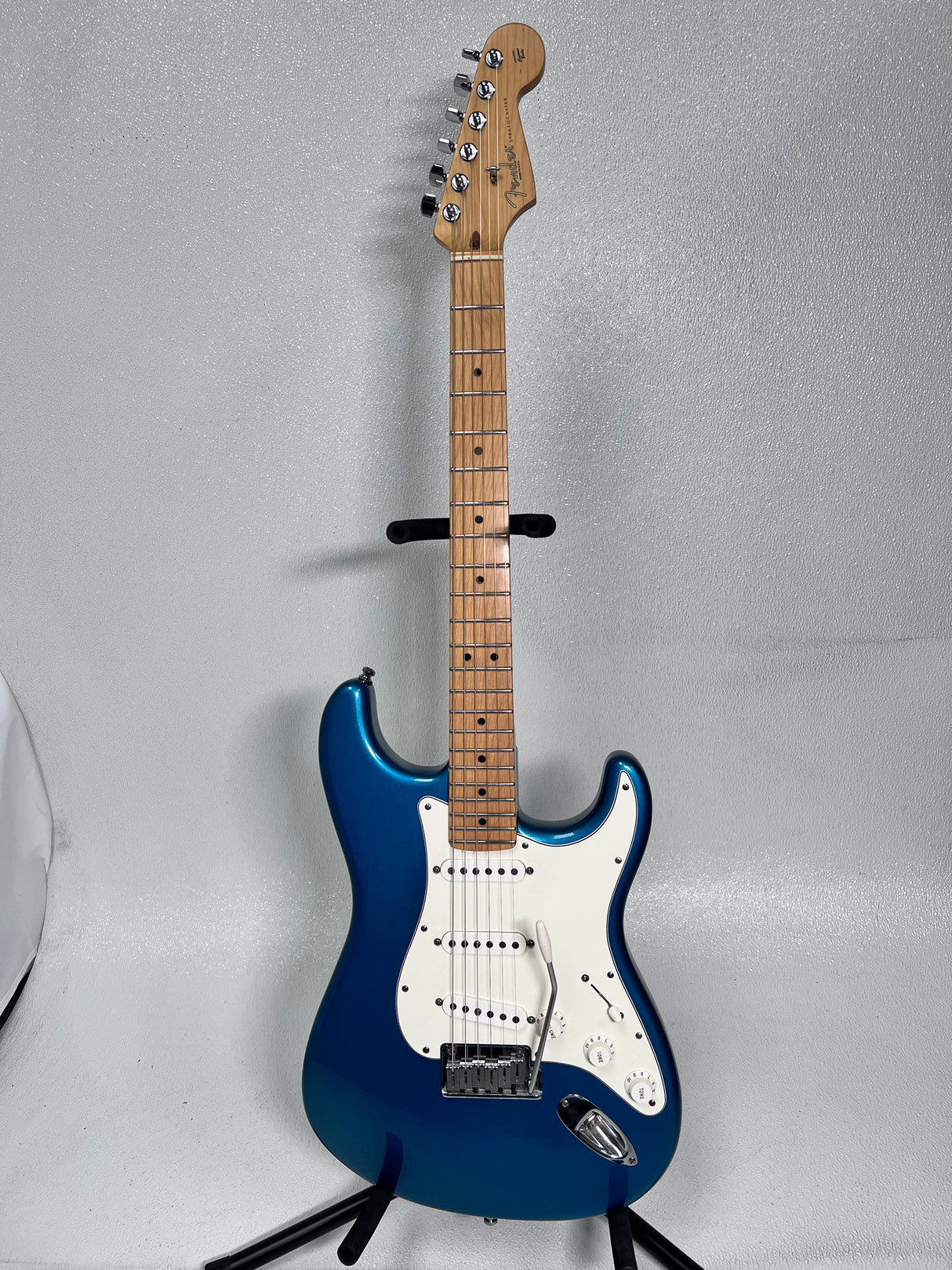 Used Fender 2000 Standard Stratocaster USA LPB