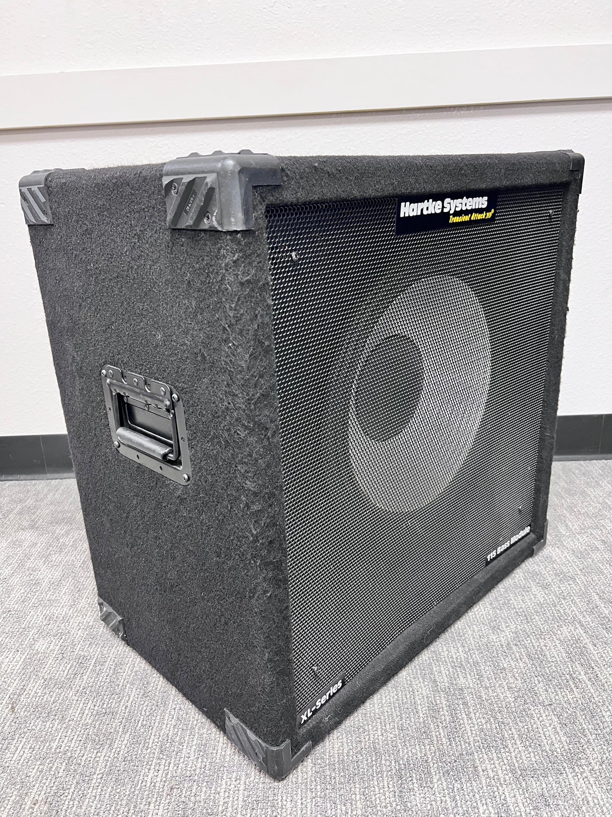 Used Hartke Transient Attack XL-Series 1x15 Bass Cab