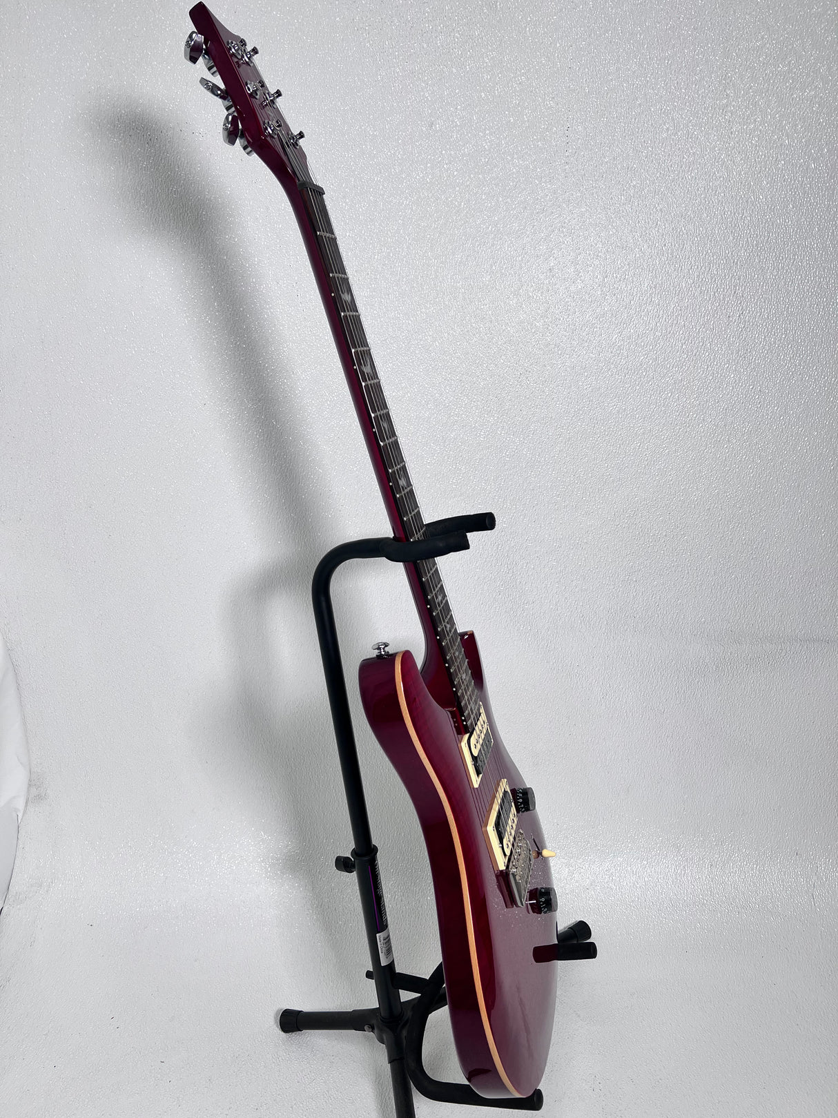 Used PRS SE Custom 24 - Ruby  w/case  & tremelo arm