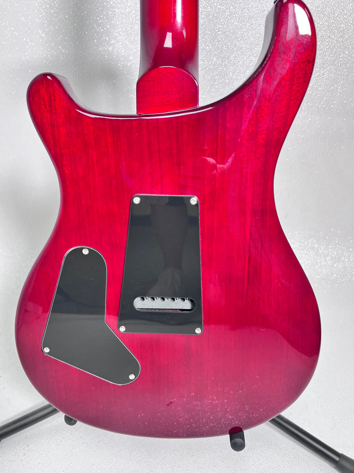 Used PRS SE Custom 24 - Ruby  w/case  & tremelo arm