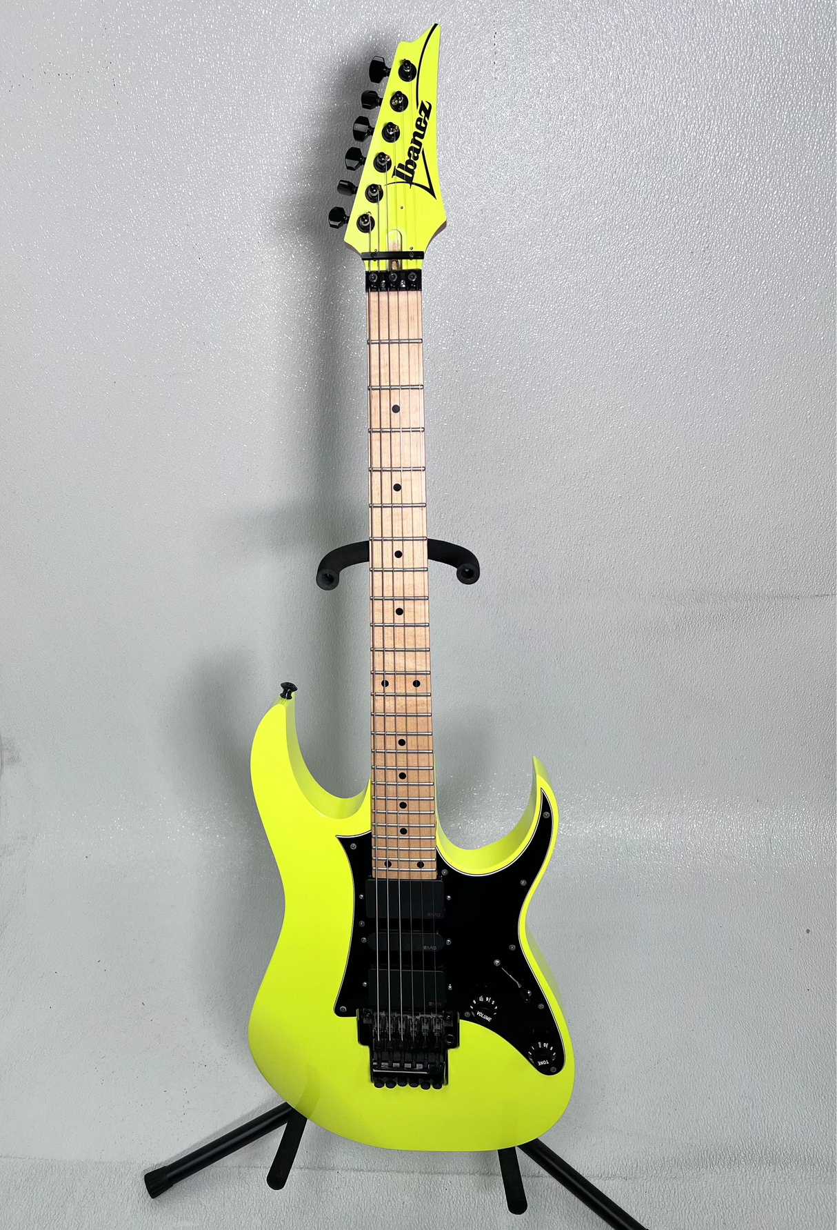 Used Ibanez RG-20th Ann, EMG's w/case