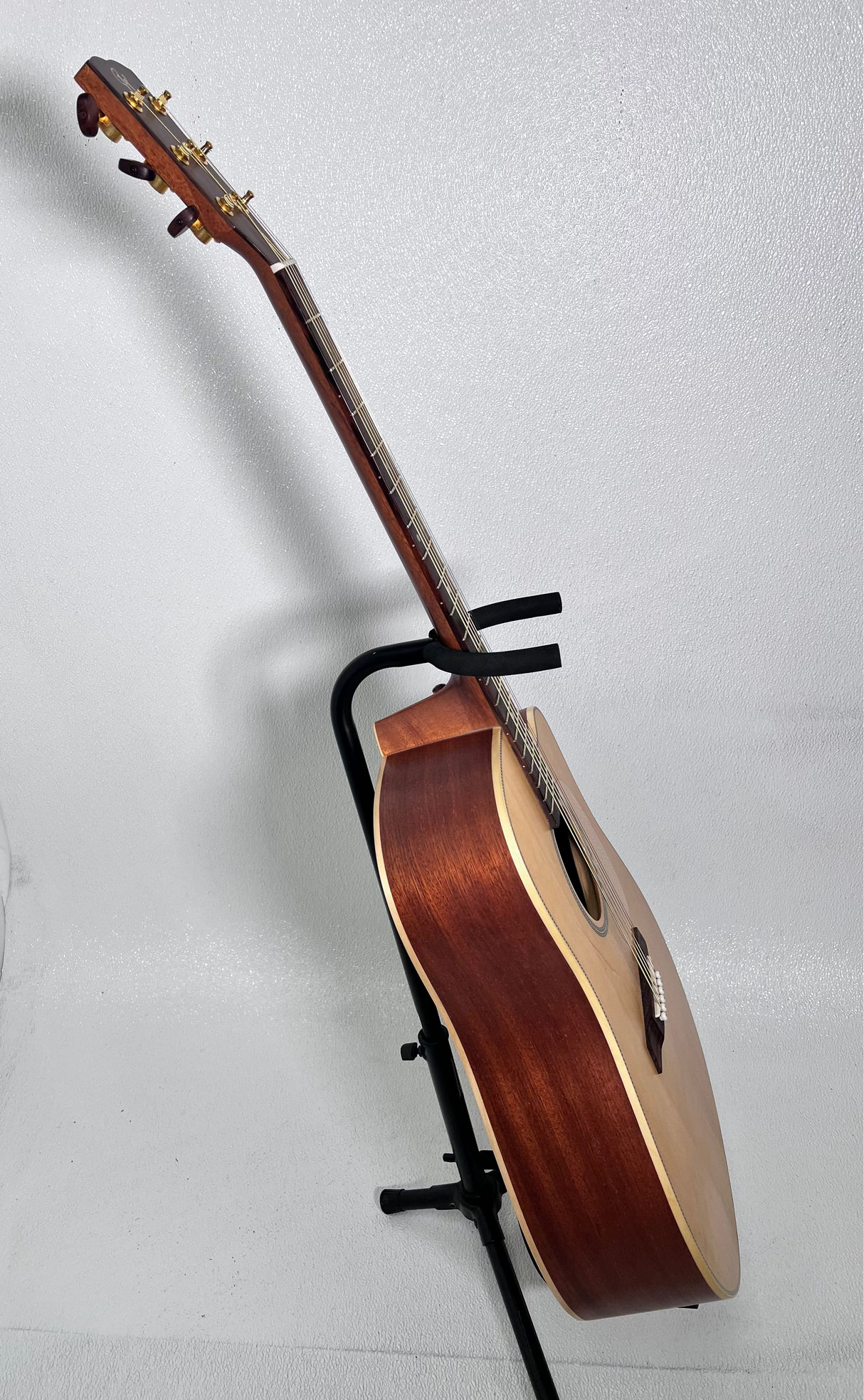 Used Kremona M-20 w/Case AC/EL