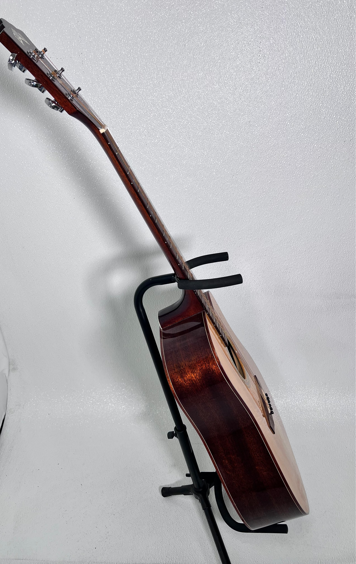 Used Guild GAD- 40 C Acoustic