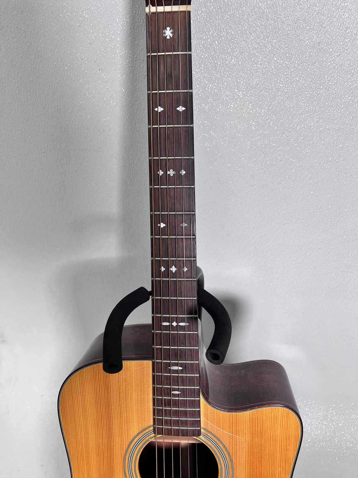 Used Guild GAD- 40 C Acoustic