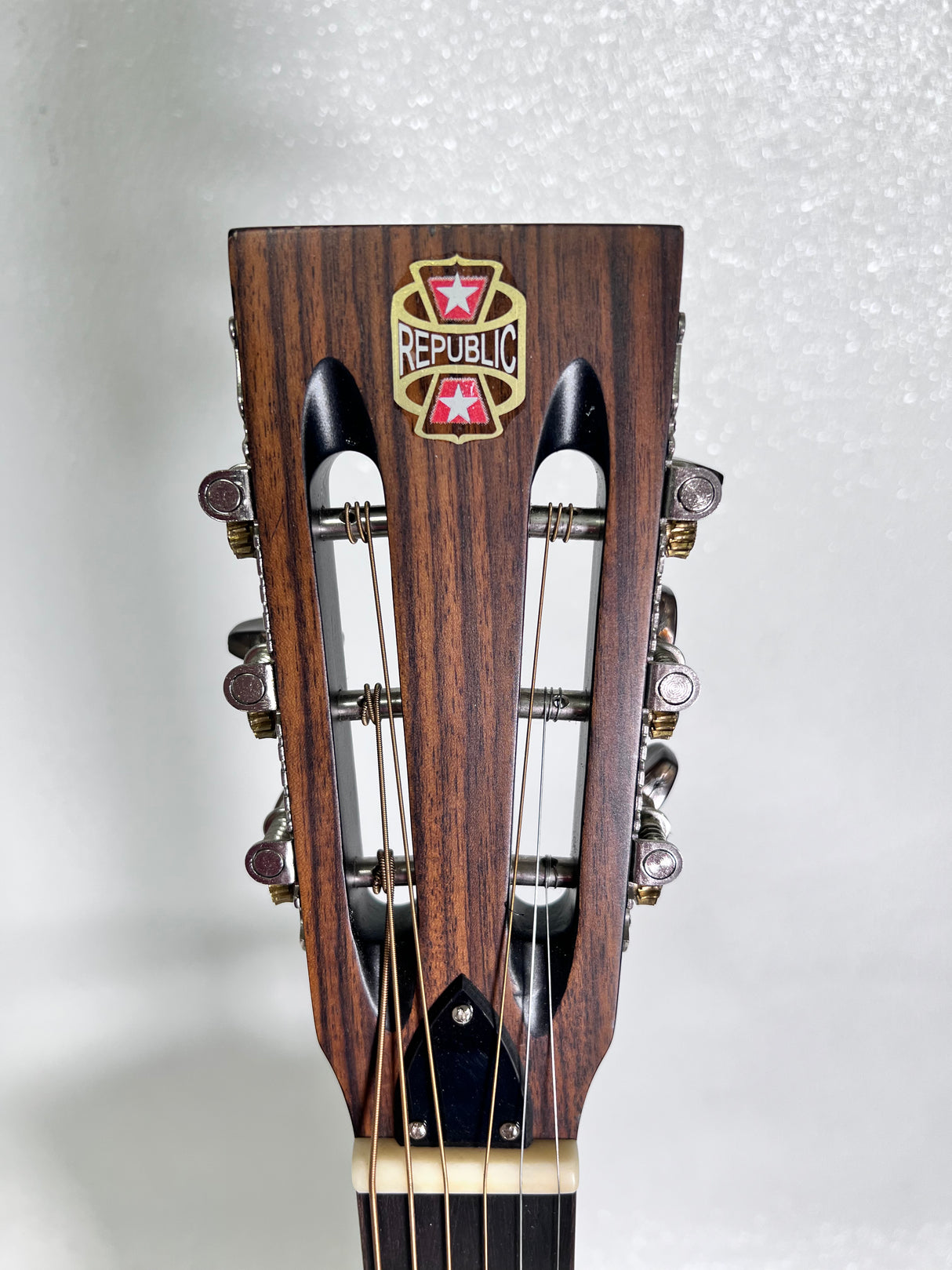 Used Republic Single Core Resonator Chrome w/soft shell case