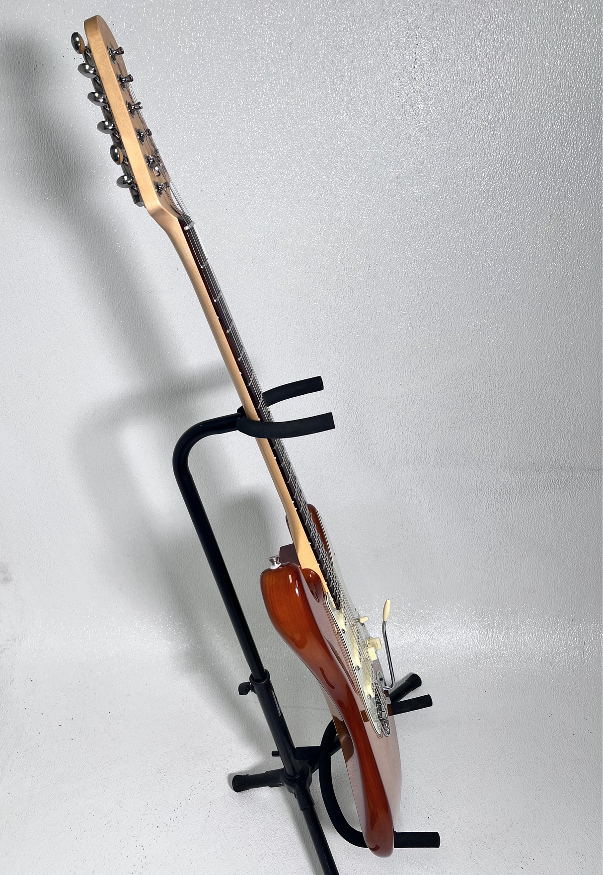 Used Fender American Performer Stratocaster Honeyburst w/ Gig Bag