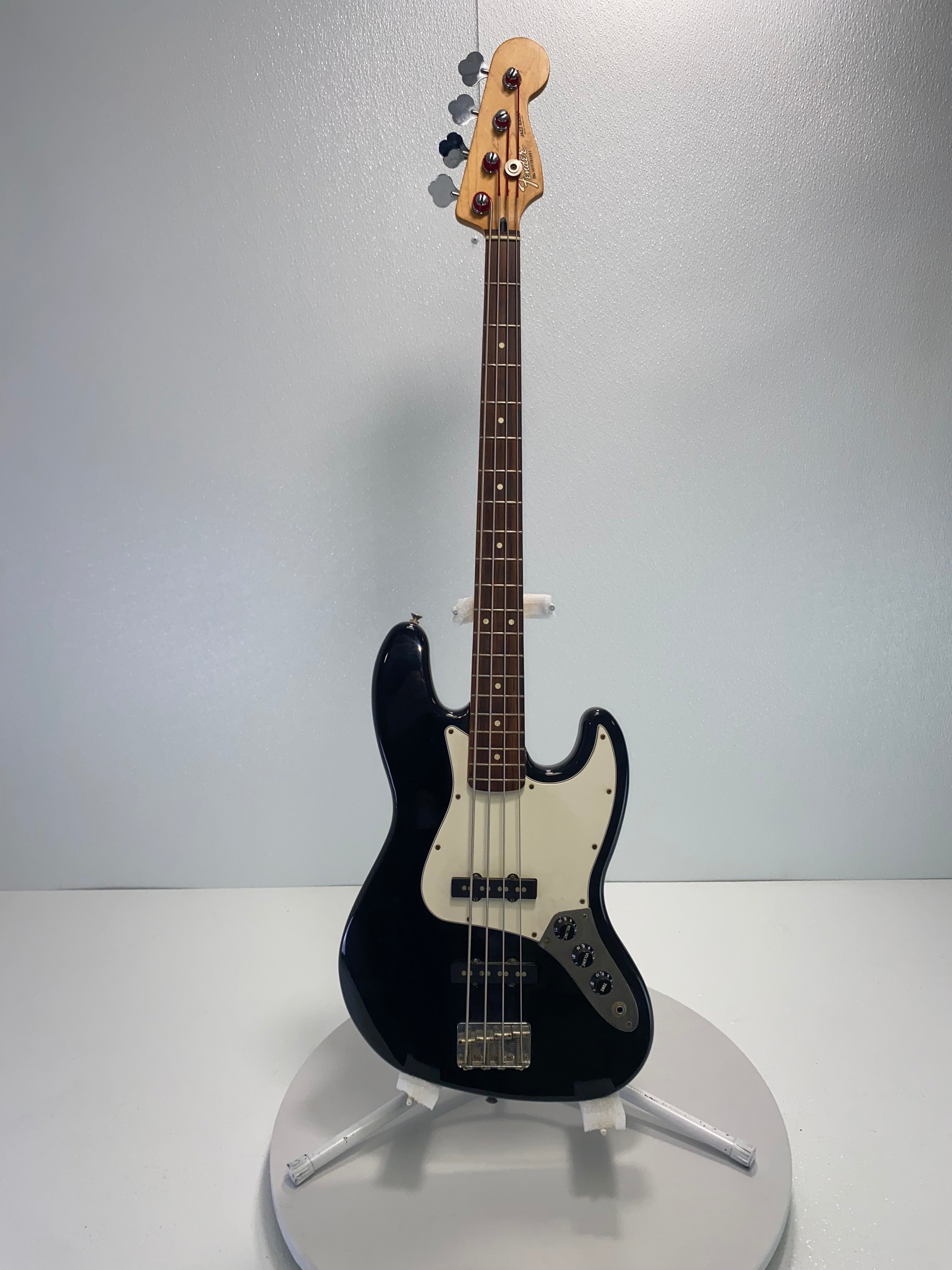 Used Fender Mexican Standard Jazz Bass 1999 – Skip's Music