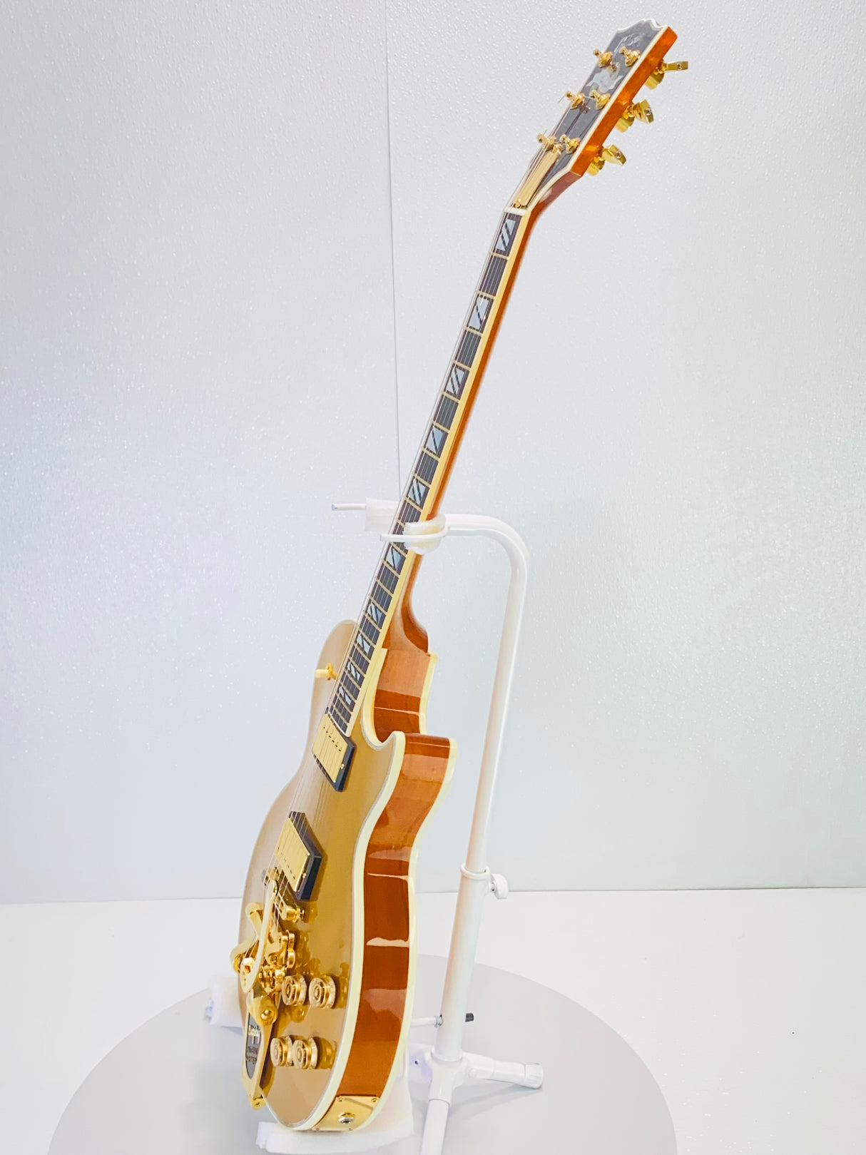 Used Gibson Les Paul Supreme Gold Top 2007- 50th Ann W/Bigsby W/Hard Case